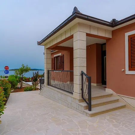 Marija - 5 M From The Sea Villa