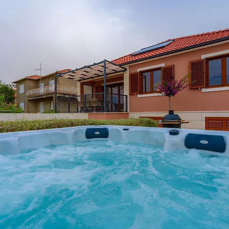 Marija - 5 M From The Sea Villa